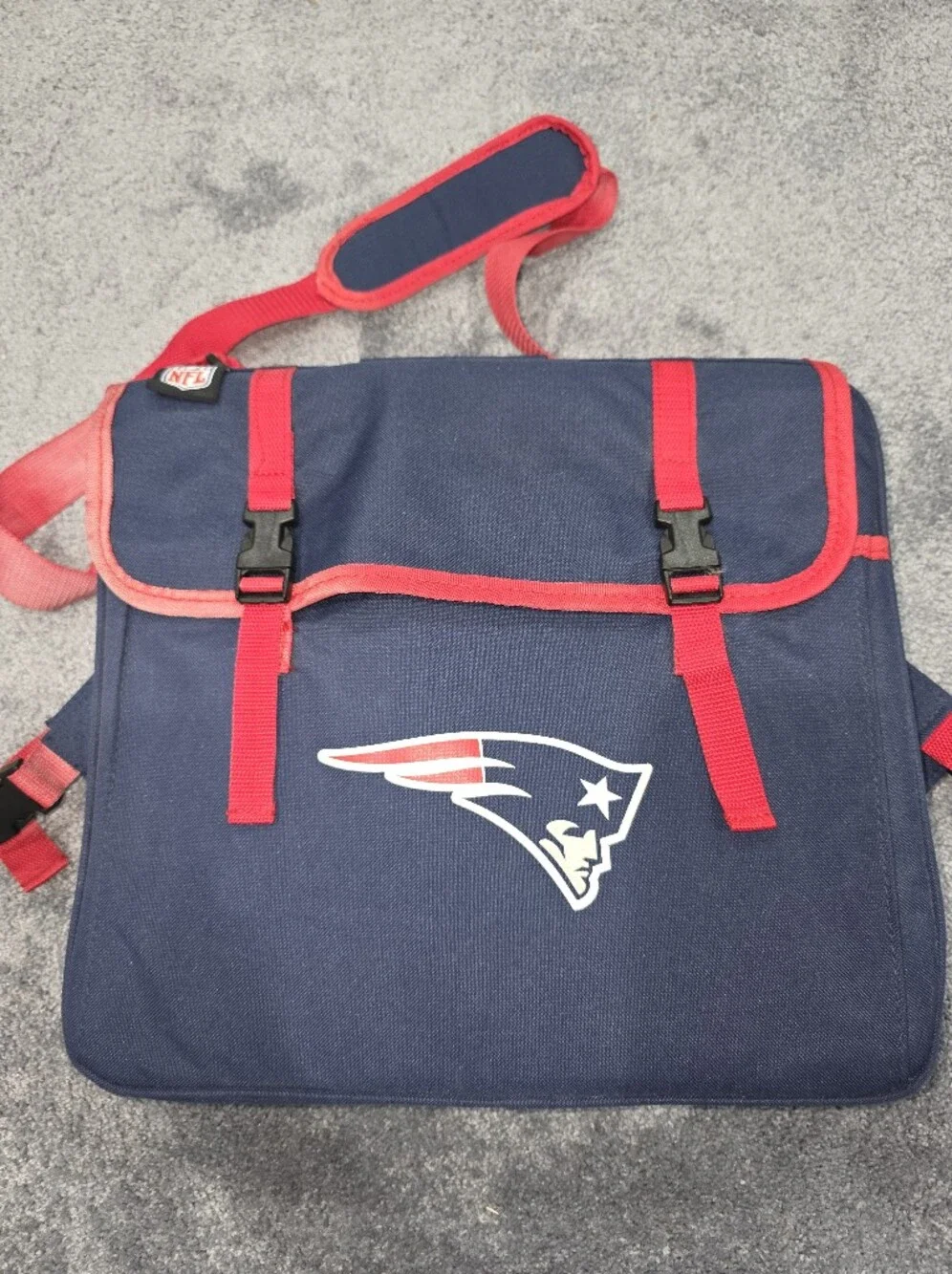 New England Patriots Stadium Seat Cushion w/ Backrest